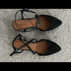 Strappy black flats